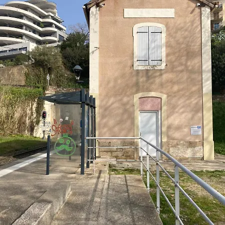 Location Avec Salle De Bain Et Partie Commune Mountain View & Sea View Renting 1 Of 3 Bedrooms With Shared Common Space 3 Bdrm Apt Not 1 Bdrm Clime Ou Ac Ubytování v soukromí Bastia (Corsica)