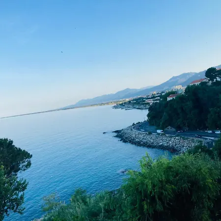 Location Avec Salle De Bain Et Partie Commune Mountain View & Sea View Renting 1 Of 3 Bedrooms With Shared Common Space 3 Bdrm Apt Not 1 Bdrm Clime Ou Ac Privat bolig Bastia (Corsica)