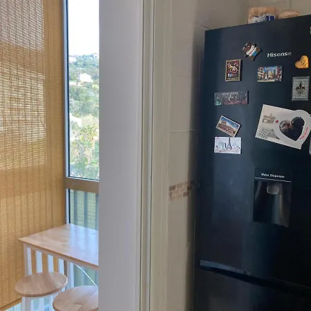 Location Avec Salle De Bain Et Partie Commune Mountain View & Sea View Renting 1 Of 3 Bedrooms With Shared Common Space 3 Bdrm Apt Not 1 Bdrm Clime Ou Ac Privat bolig